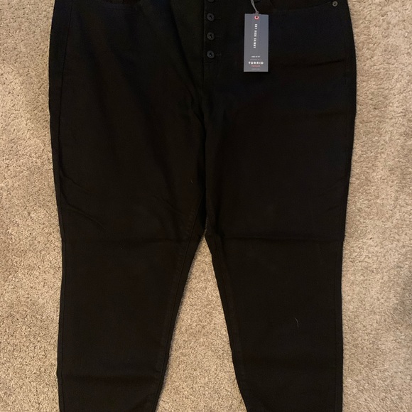 TORRID SKY HIGH SKIN JEAN - PREMIUM STRETCH BLACK - Picture 6 of 10